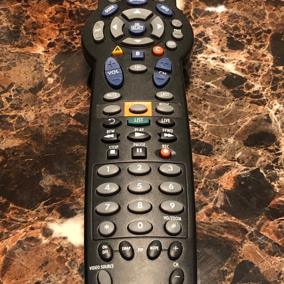 BendBroadband UEI 1090BC1 TV Cable Box Remote Control - Cleaned and Tested - Picture 4 of 6